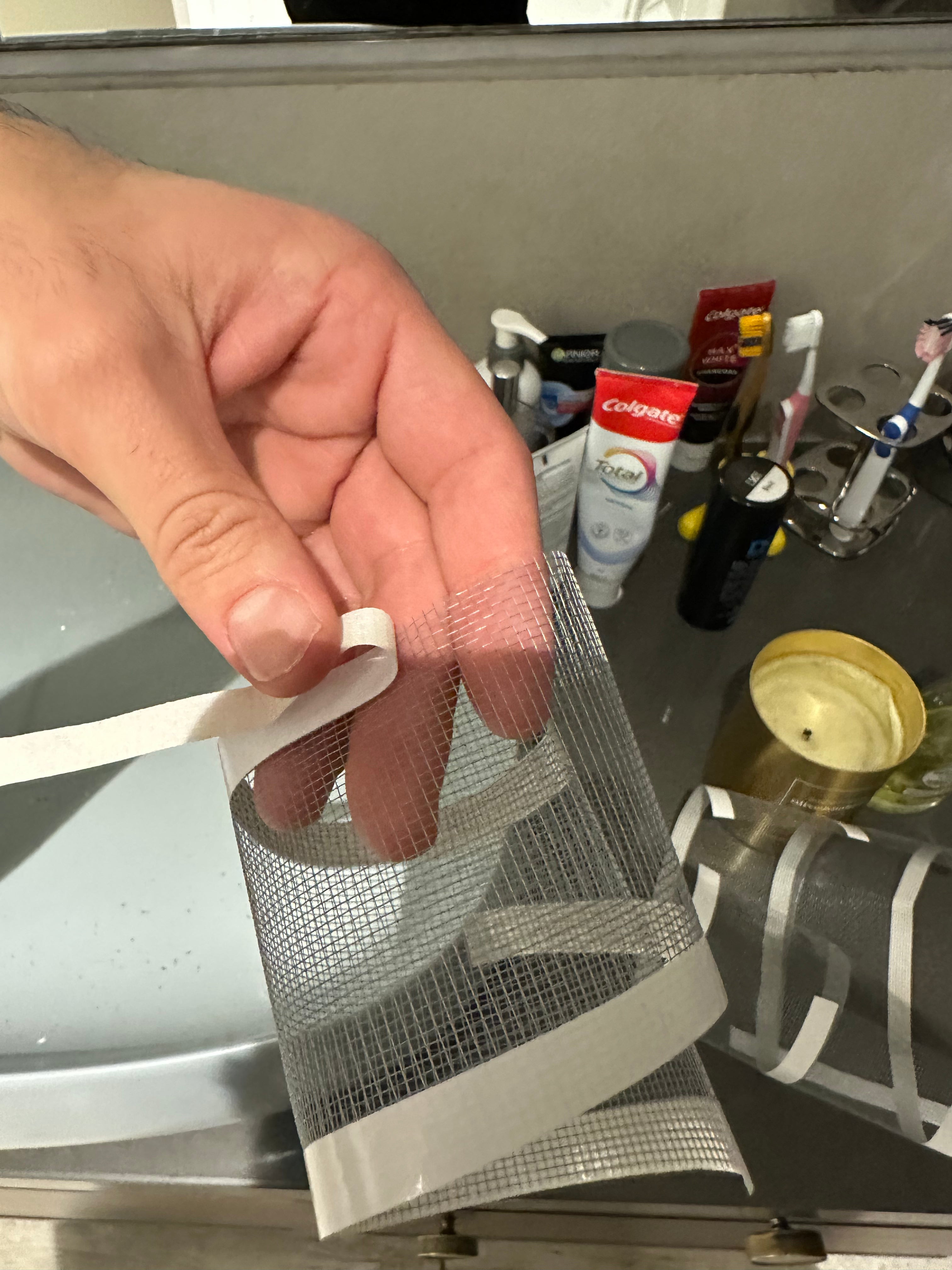 Smart Drain Roll – 10m | Stop Clogs, Odors & Insects

✔ Fits sinks, showers & tubs – ideal for restaurants, cafes & hotels
✔ Prevents hair & dirt buildup
✔ Blocks unpleasant odors
✔ Keeps insects out
✔ Hygienic, single-use & easy to cut