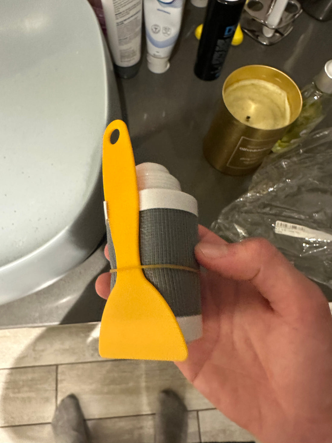 Smart Drain Roll – 10m | Stop Clogs, Odors & Insects

✔ Fits sinks, showers & tubs – ideal for restaurants, cafes & hotels
✔ Prevents hair & dirt buildup
✔ Blocks unpleasant odors
✔ Keeps insects out
✔ Hygienic, single-use & easy to cut