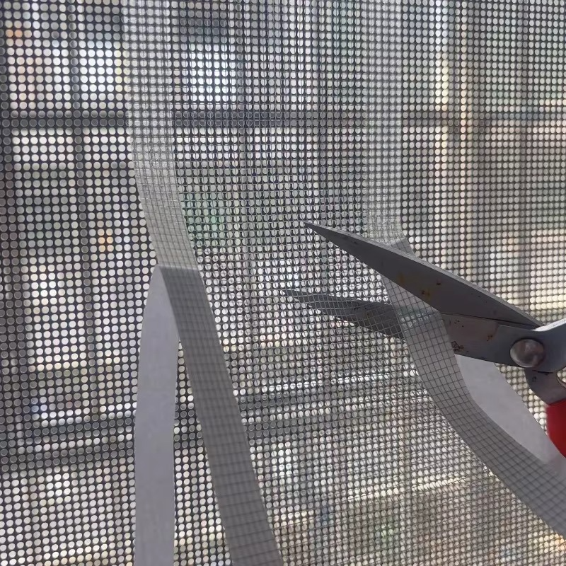 🟢 Mesh Repair Tape – 50 Meters

✅ Fix holes and tears in screens – no need to replace the entire mesh
✅ Quick and easy – simply stick over the hole
✅ Suitable for windows, doors, balconies, and insect screens
✅ Durable and strong – prevents insects from